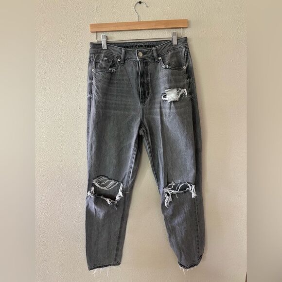 American Eagle Distressed Mom Jean High Waist Grey Wash Denim Tapered Size 6 - Picture 1 of 6
